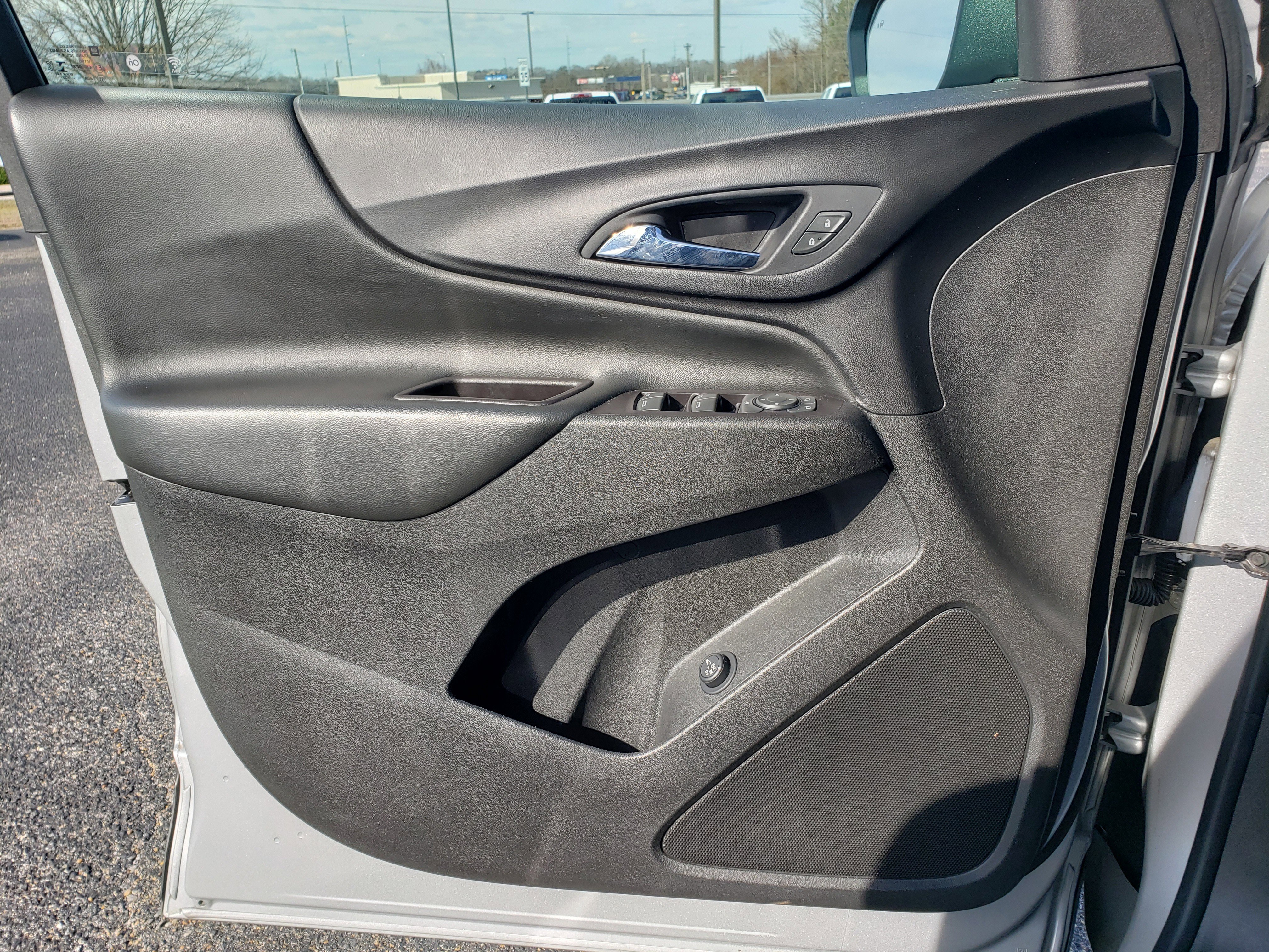 Used 2022 Chevrolet Equinox LT w/ Driver Convenience Package image 14