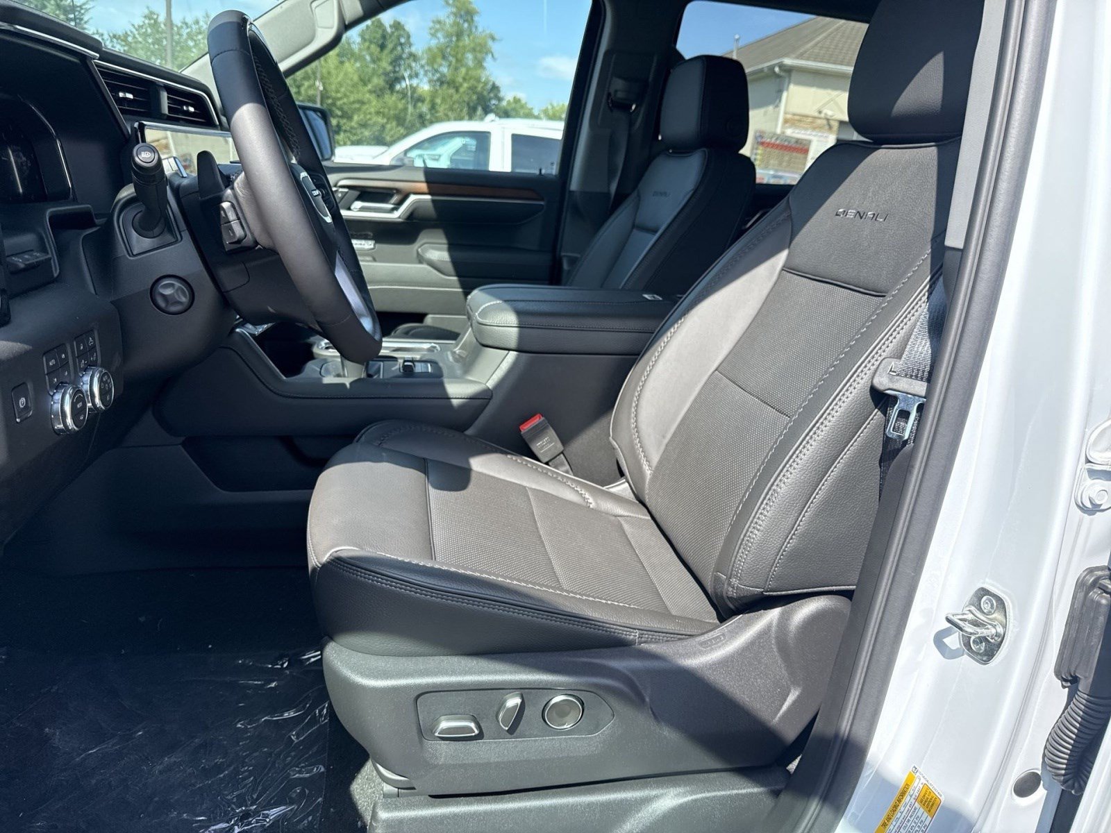 New 2026 GMC Sierra 1500 Denali w/ Technology Package AWD/4WD image 11