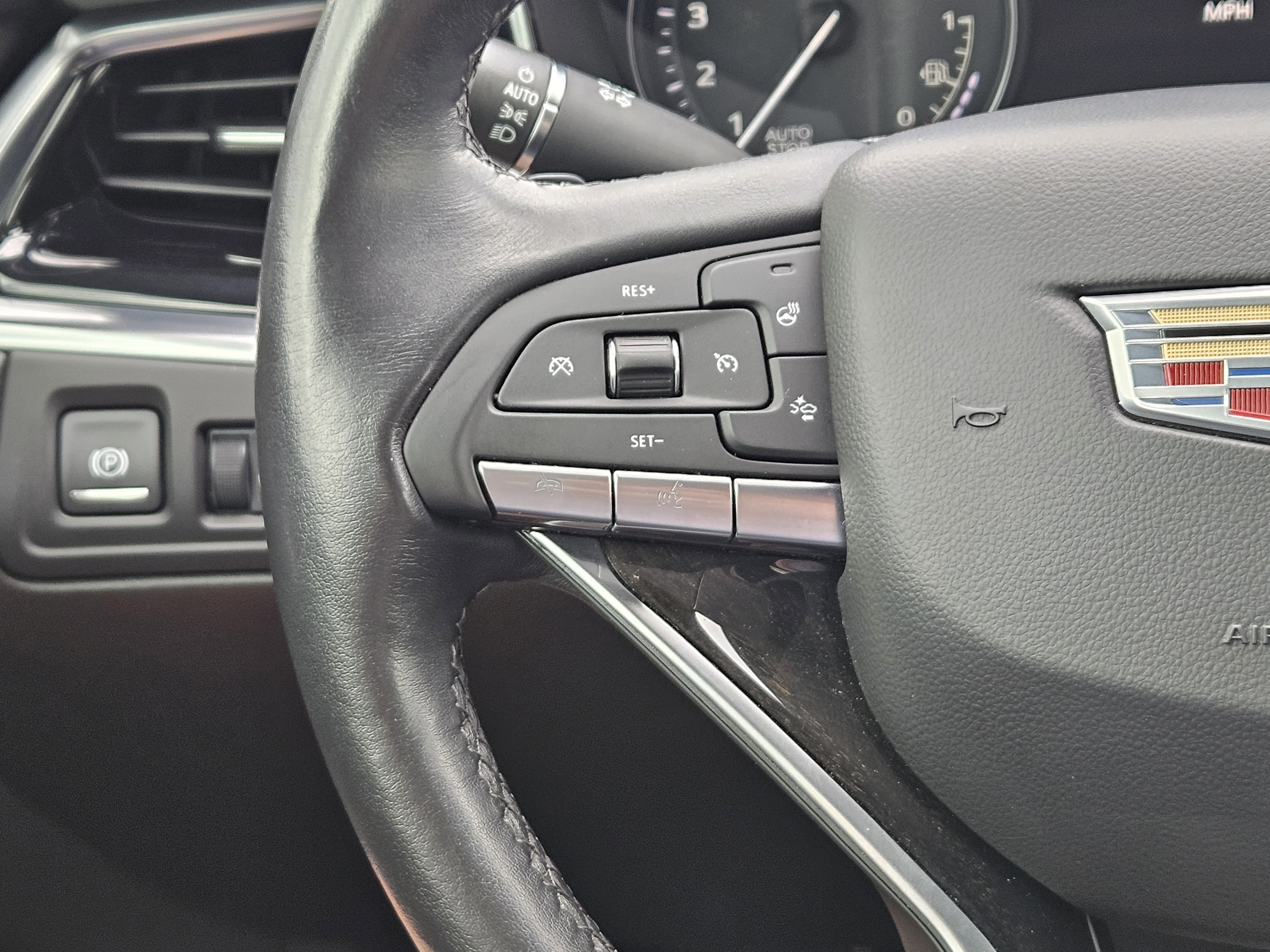 Used 2021 Cadillac XT6 Premium Luxury image 29