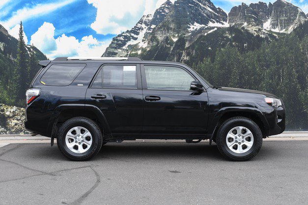 Certified 2024 Toyota 4Runner SR5 Premium w/ Moonroof Package AWD/4WD image 2