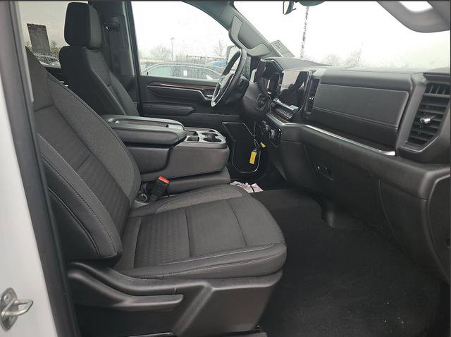 Used 2024 Chevrolet Silverado 2500 LT w/ Convenience Package image 9