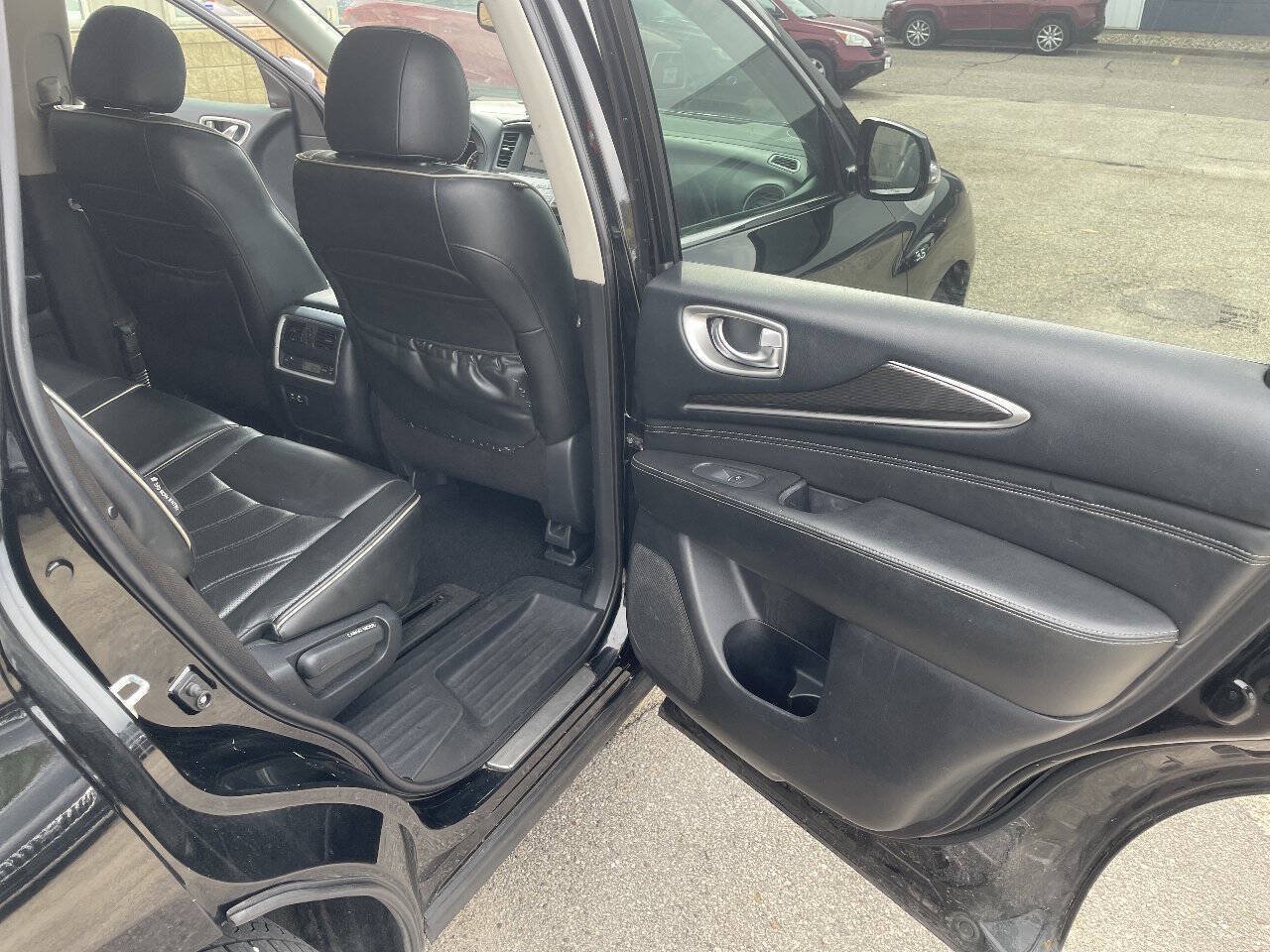 Used 2019 INFINITI QX60 Luxe w/ Essential Package AWD/4WD image 32
