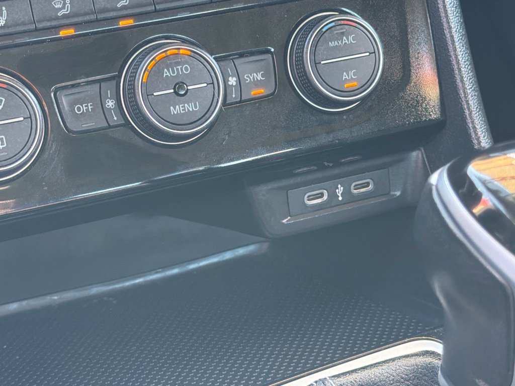Used 2024 Volkswagen Jetta SE FWD image 21