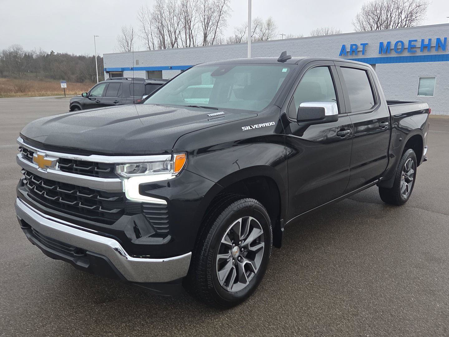 Used 2025 Chevrolet Silverado 1500 LT AWD/4WD image 11