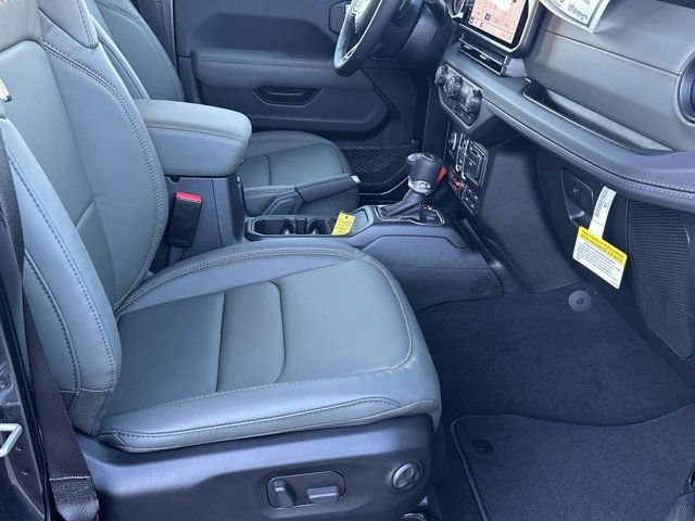 New 2026 Jeep Gladiator Mojave w/ Steel Bumper Group image 13