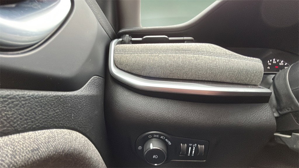 Used 2022 Jeep Compass Latitude w/ Convenience Group image 28