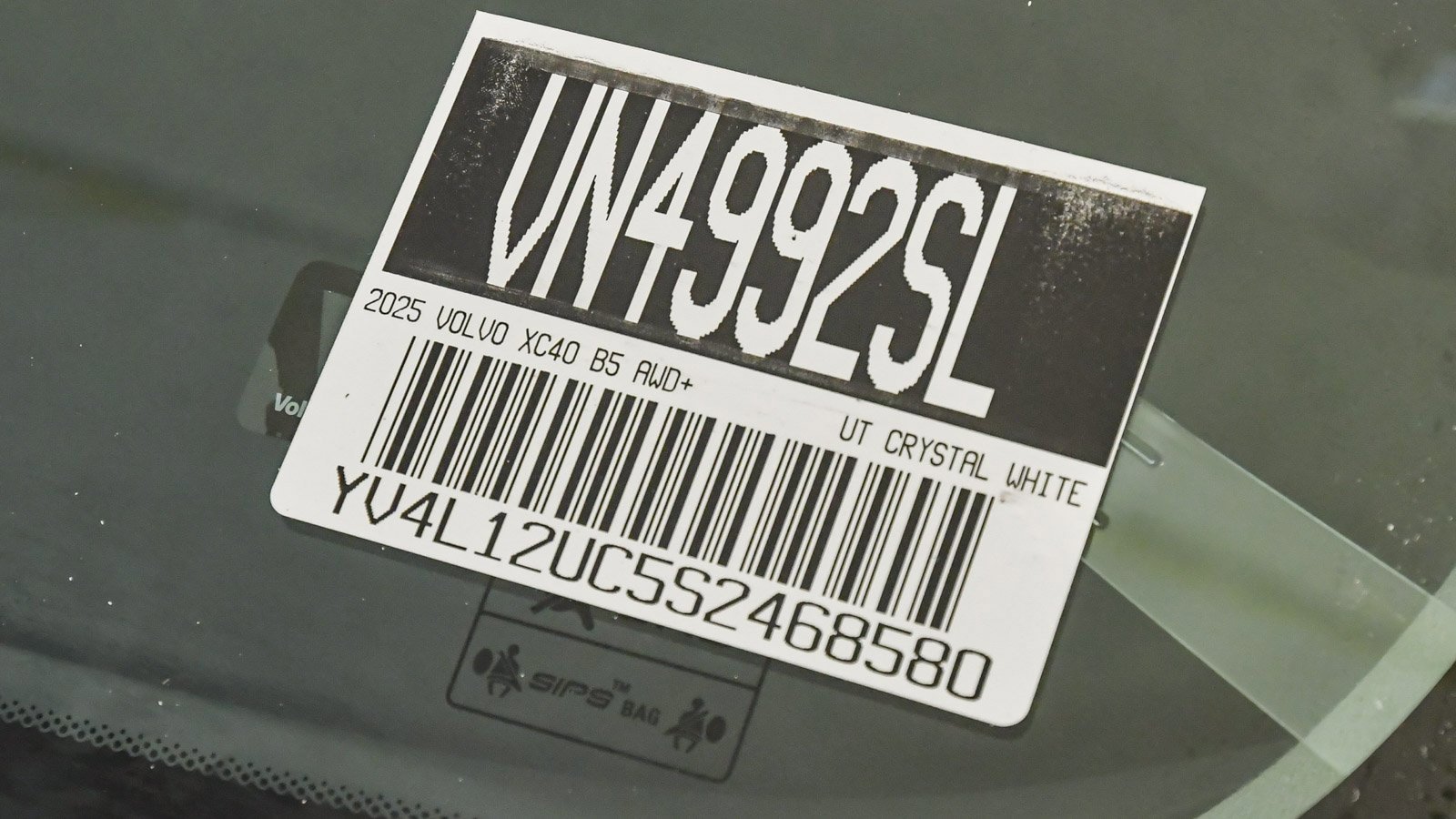 Certified 2025 Volvo XC40 B5 Plus w/ Climate Package image 30