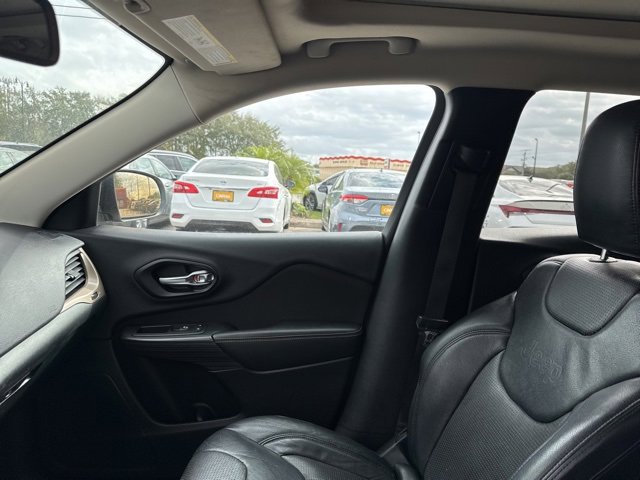 Used 2016 Jeep Cherokee Latitude w/ Comfort/Convenience Group image 23