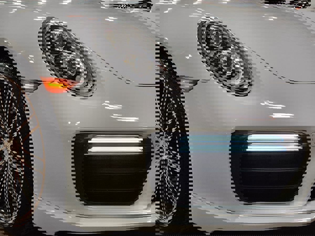 Used 2019 Porsche 911 Turbo image 17