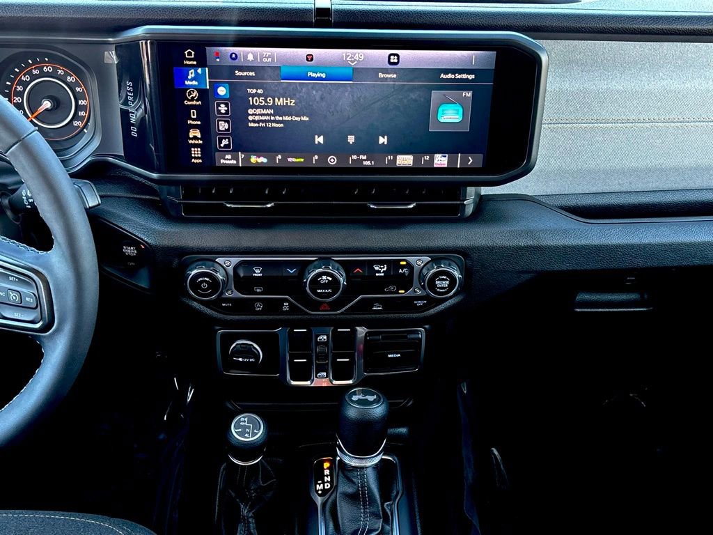 Used 2025 Jeep Wrangler Sport S image 24