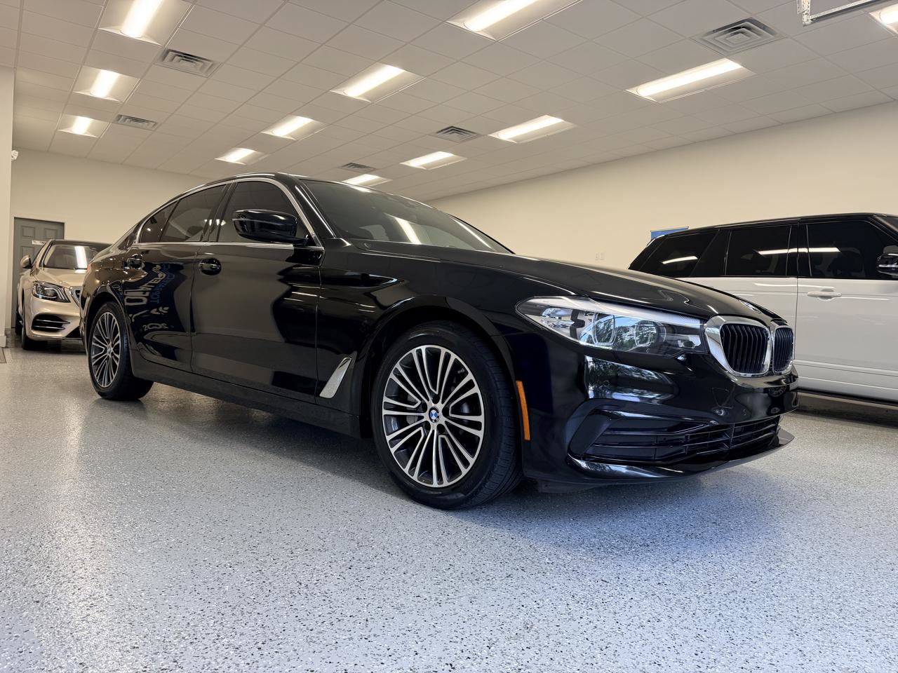 Used 2019 BMW 530i xDrive AWD/4WD image 11