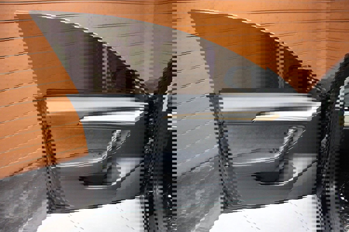 Used 2023 Tesla Model 3 Long Range image 18