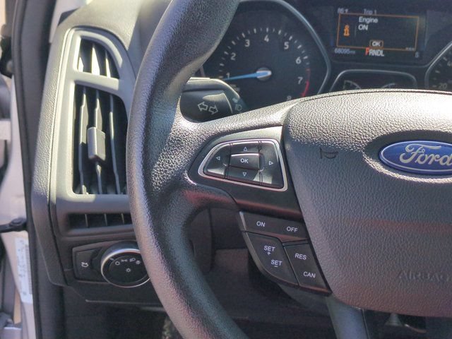 Used 2015 Ford Focus SE FWD image 18