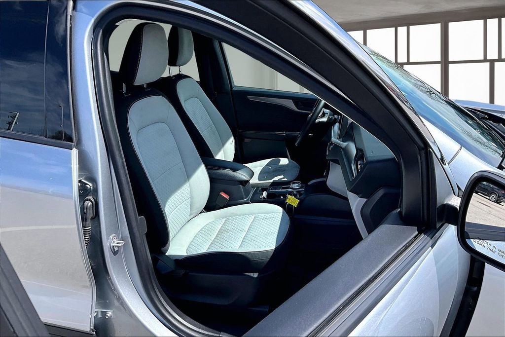 Used 2023 Ford Escape Active w/ Tech Pack #1 AWD/4WD image 9