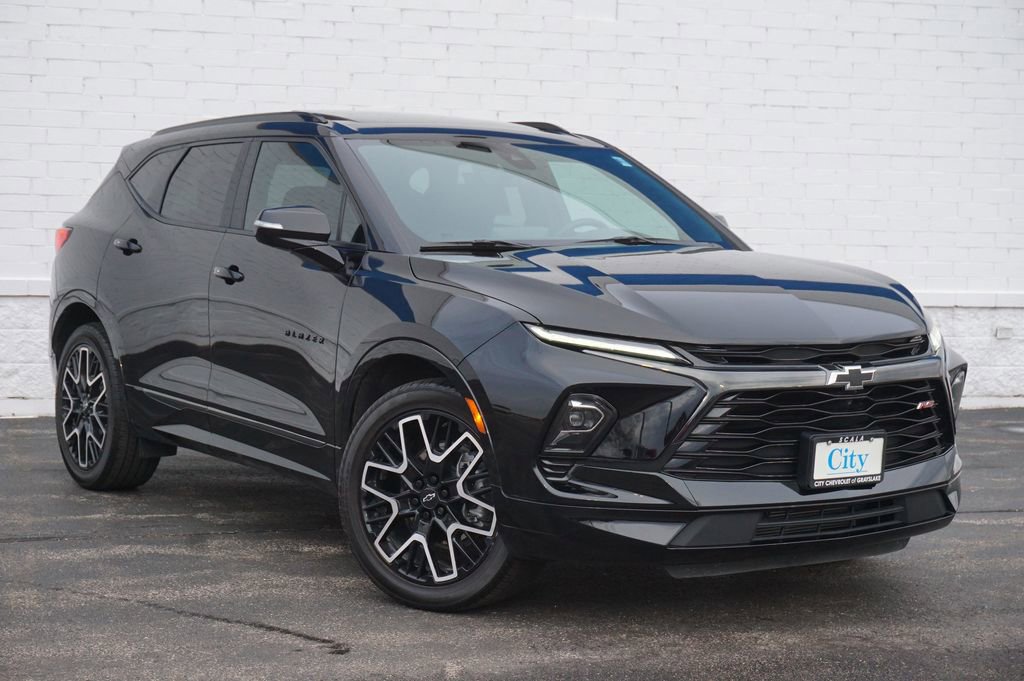 Used 2024 Chevrolet Blazer RS w/ Driver Confidence II Package FWD image 3