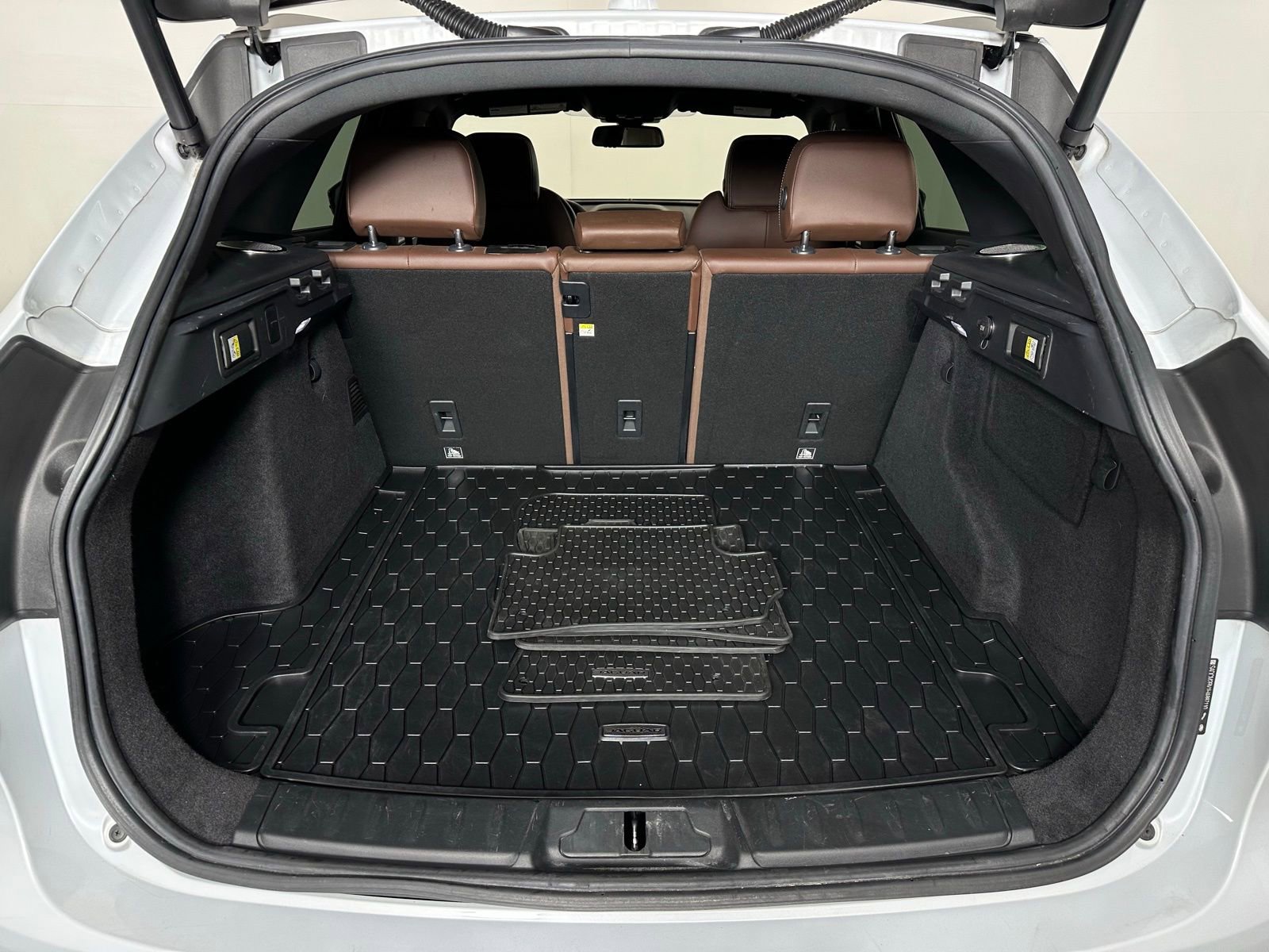 Used 2017 Jaguar F-PACE S image 30