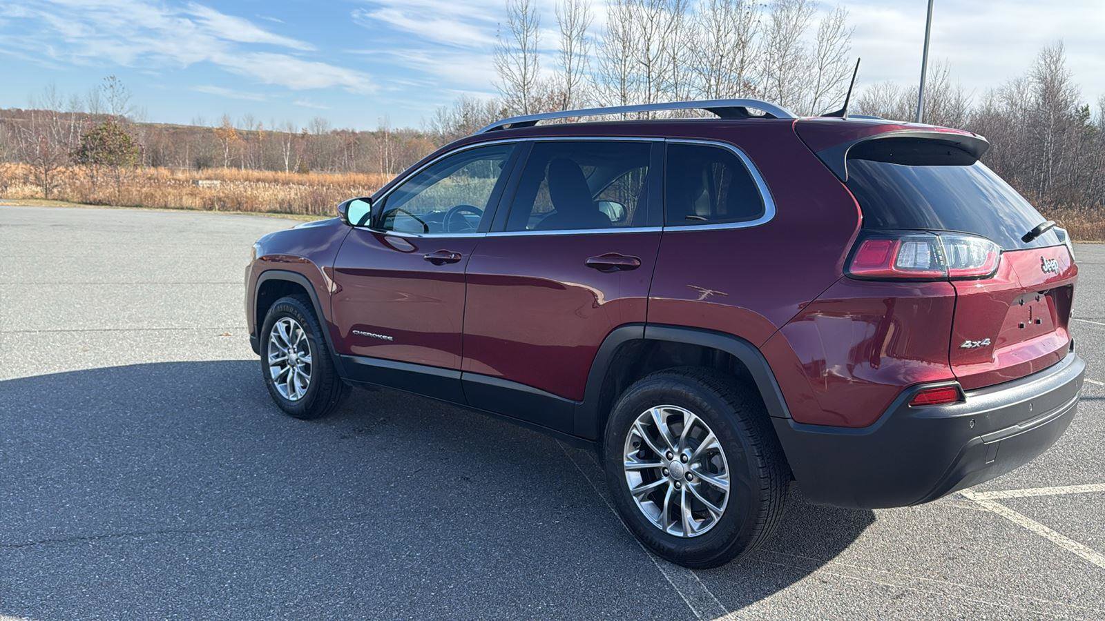 Used 2019 Jeep Cherokee Latitude Plus w/ Comfort/Convenience Group image 10