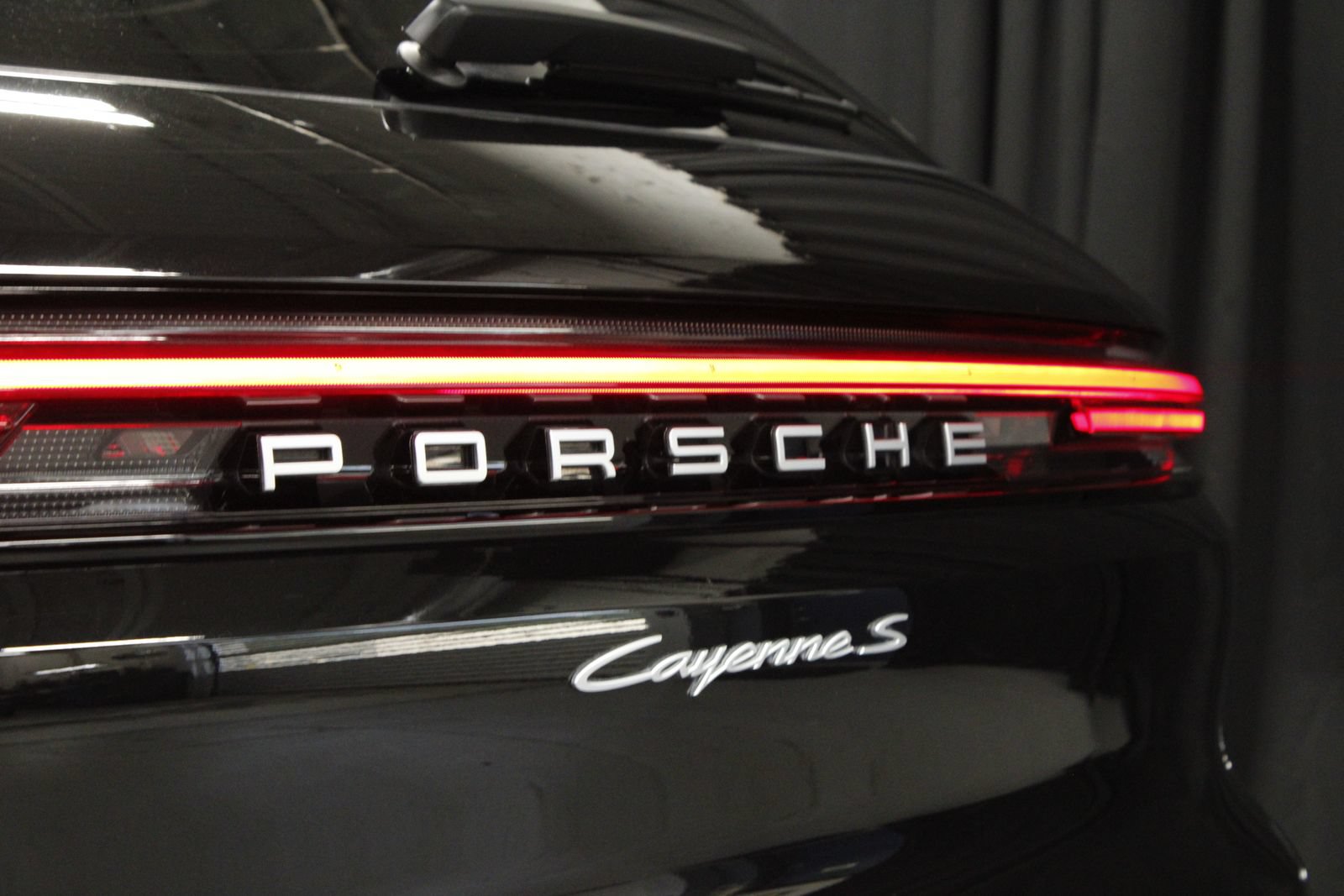 Certified 2024 Porsche Cayenne S AWD/4WD image 21