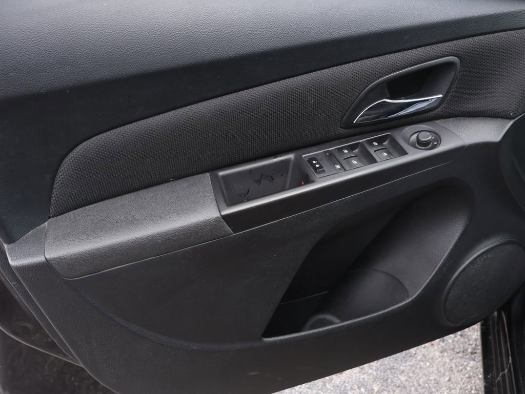 Used 2016 Chevrolet Cruze LT FWD image 16