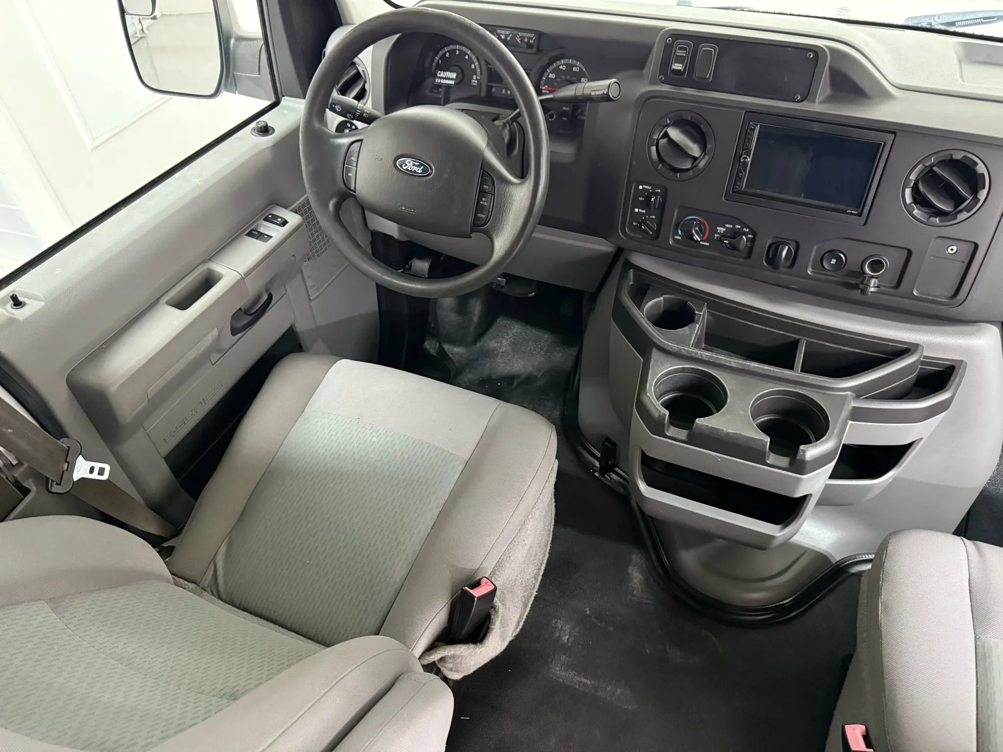 Used 2014 Ford E-150 and Econoline 150 Extended Van 3D image 28