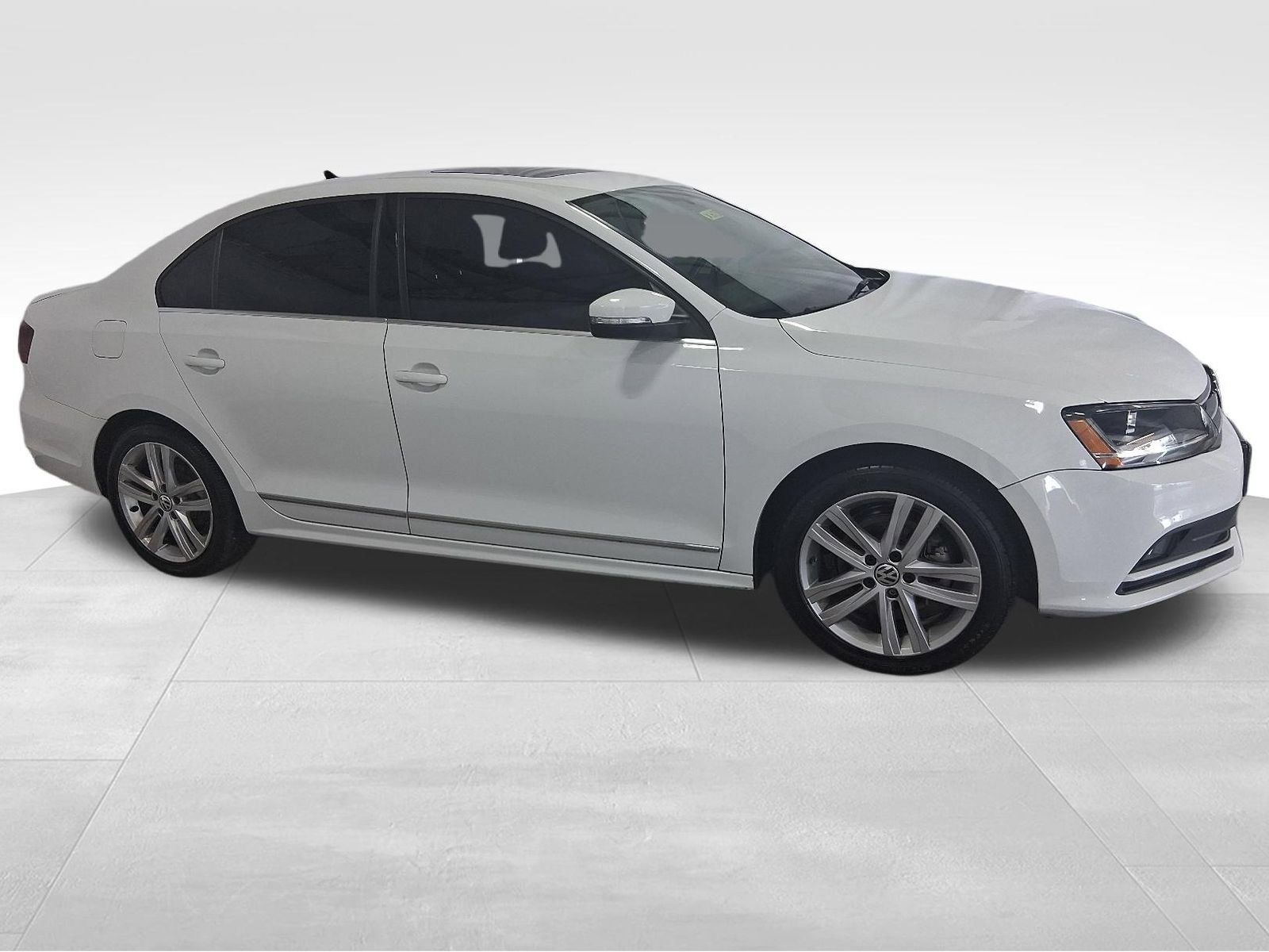 Used 2018 Volkswagen Jetta SEL FWD image 3