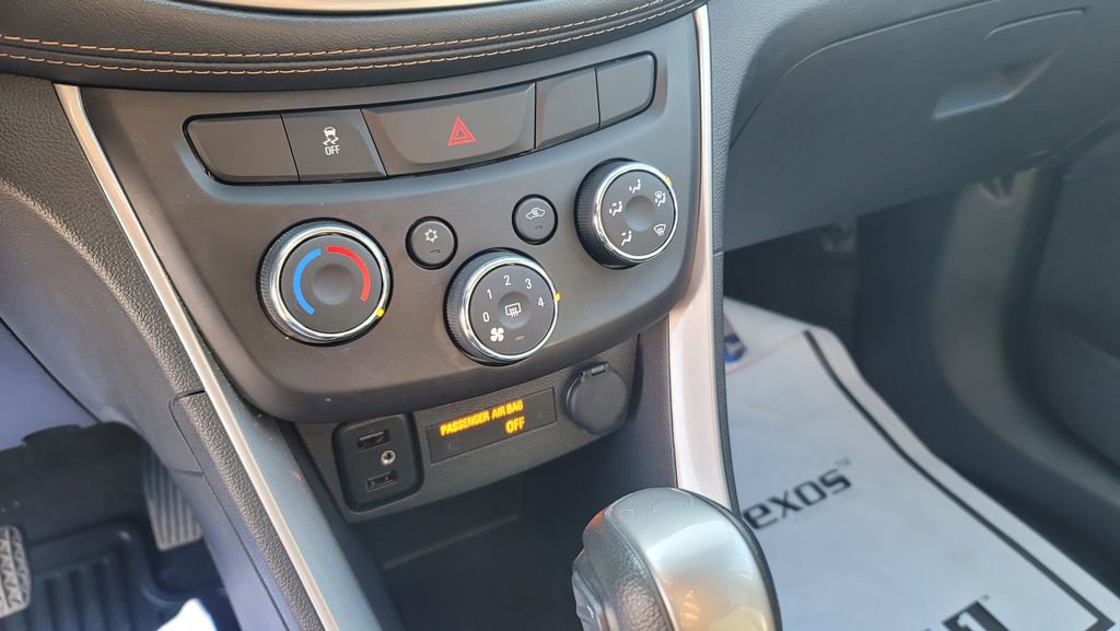 Used 2022 Chevrolet Trax LT w/ Driver Confidence Package image 22