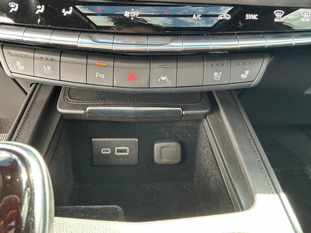 Used 2025 Cadillac XT4 Premium Luxury image 26