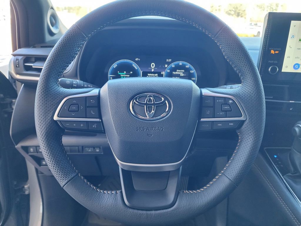 New 2025 Toyota Sienna XLE Woodland Edition image 20