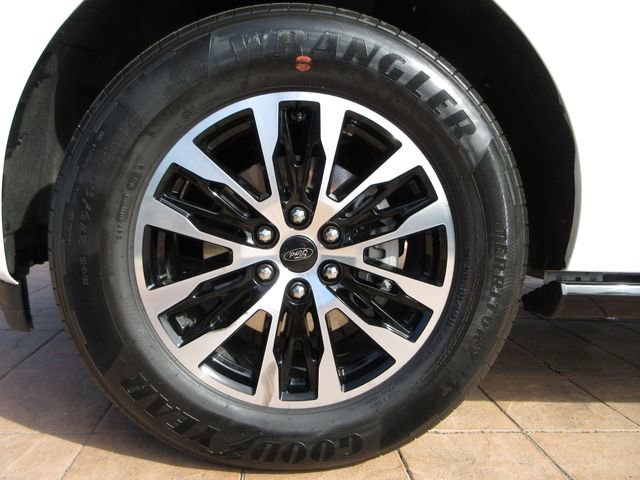 Certified 2025 Ford Expedition Max Platinum image 8