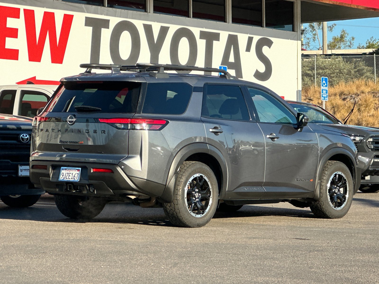 Used 2024 Nissan Pathfinder Rock Creek AWD/4WD image 5