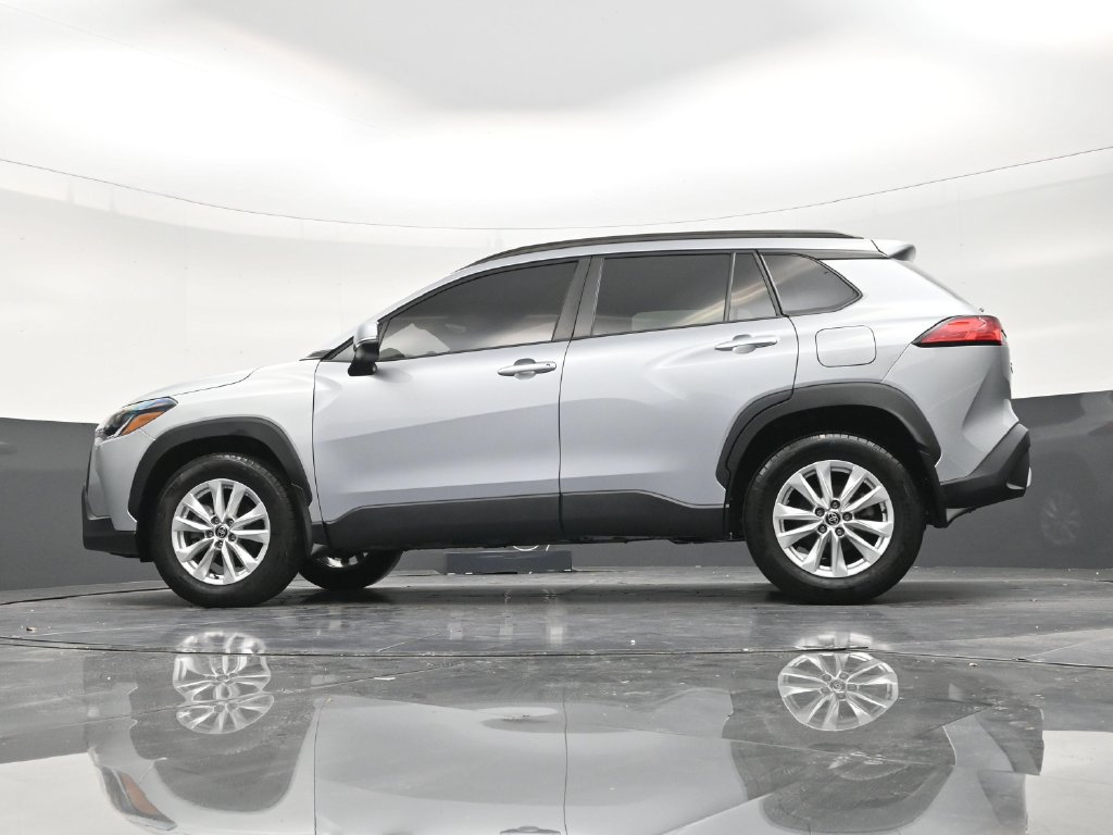 Used 2024 Toyota Corolla Cross LE w/ Moonroof Package FWD image 20