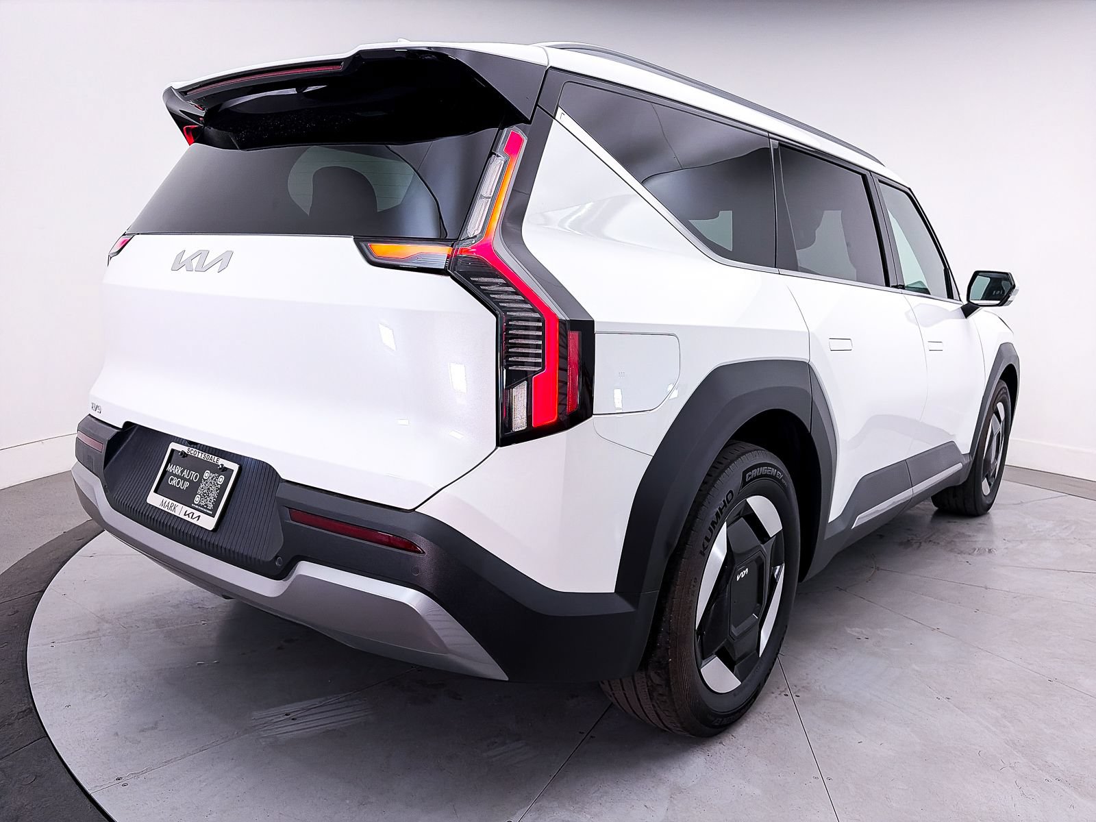 Certified 2024 Kia EV9 Wind AWD/4WD image 17
