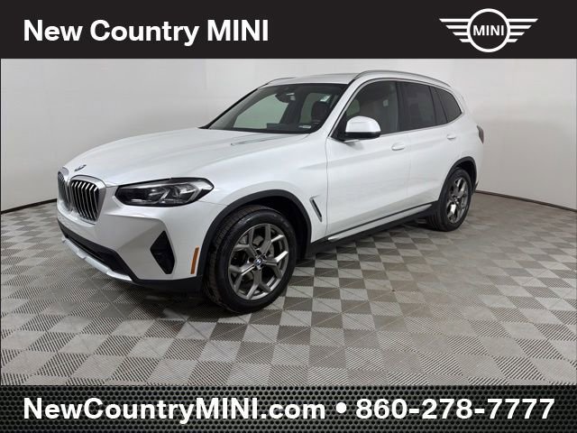 Used 2024 BMW X3 xDrive30i w/ Premium Package image 3