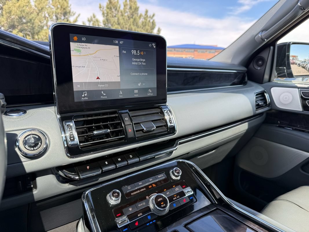 Used 2019 Lincoln Navigator Reserve AWD/4WD image 35