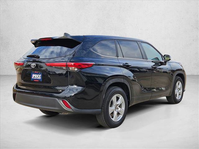Used 2023 Toyota Highlander LE image 5