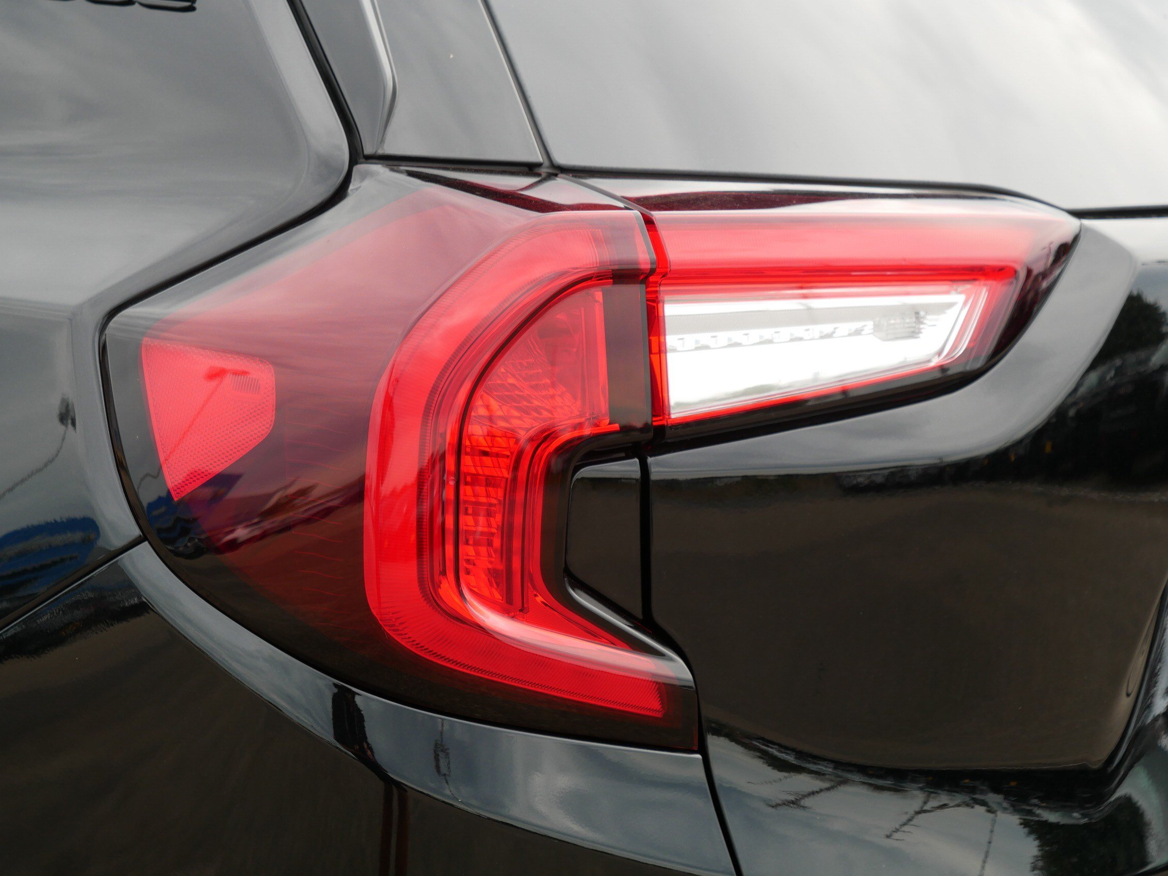 Used 2024 GMC Terrain SLE w/ Driver Convenience Package AWD/4WD image 17
