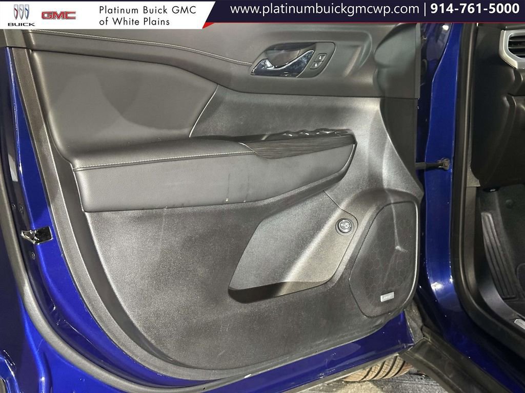Used 2023 GMC Acadia SLT w/ Elevation Edition image 27