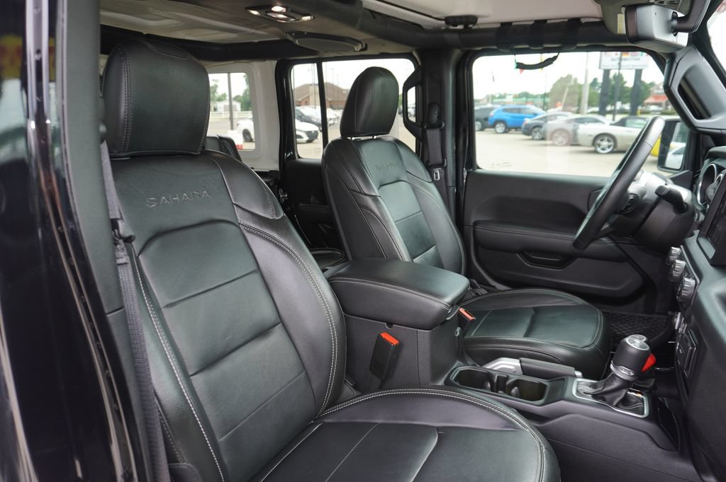 Used 2022 Jeep Wrangler Unlimited Sahara w/ Cold Weather Group AWD/4WD image 31