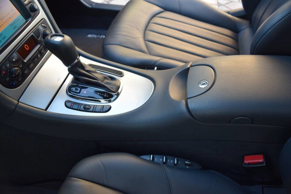 Used 2003 Mercedes-Benz CLK 55 AMG Coupe image 57