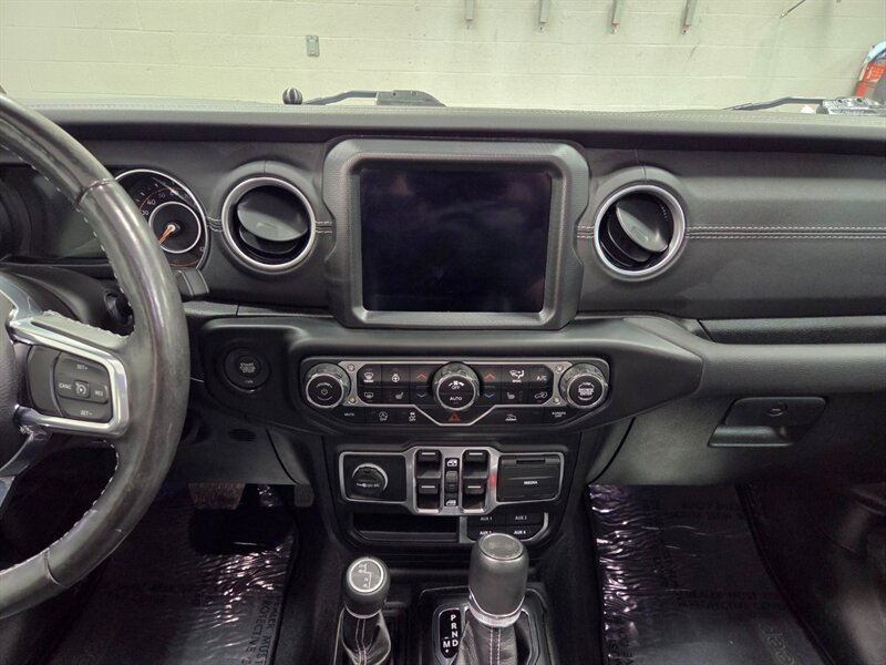 Used 2022 Jeep Wrangler Unlimited Sahara w/ LED Lighting Group AWD/4WD image 45