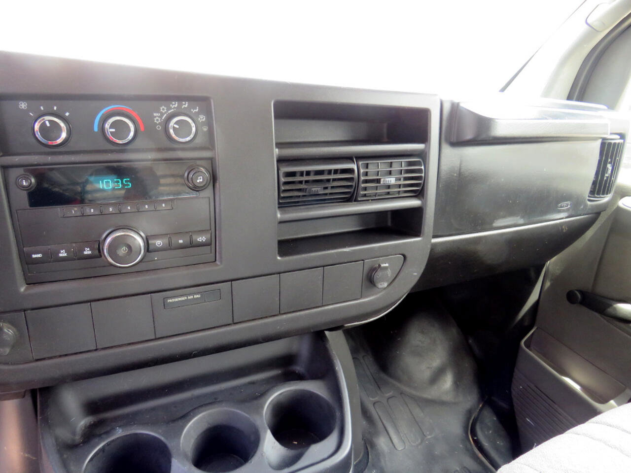 Used 2008 Chevrolet Express 1500 image 11