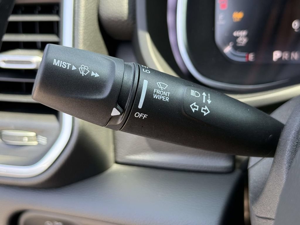 New 2026 RAM 2500 Laramie AWD/4WD image 17