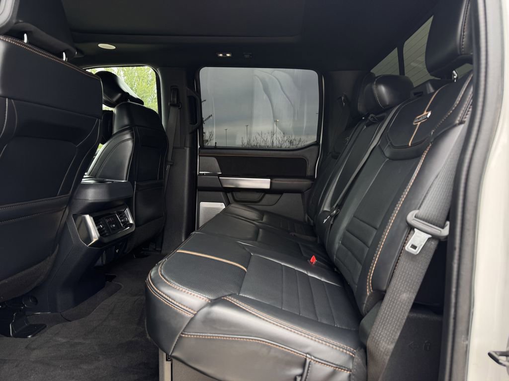 Used 2024 Ford F250 Platinum image 31