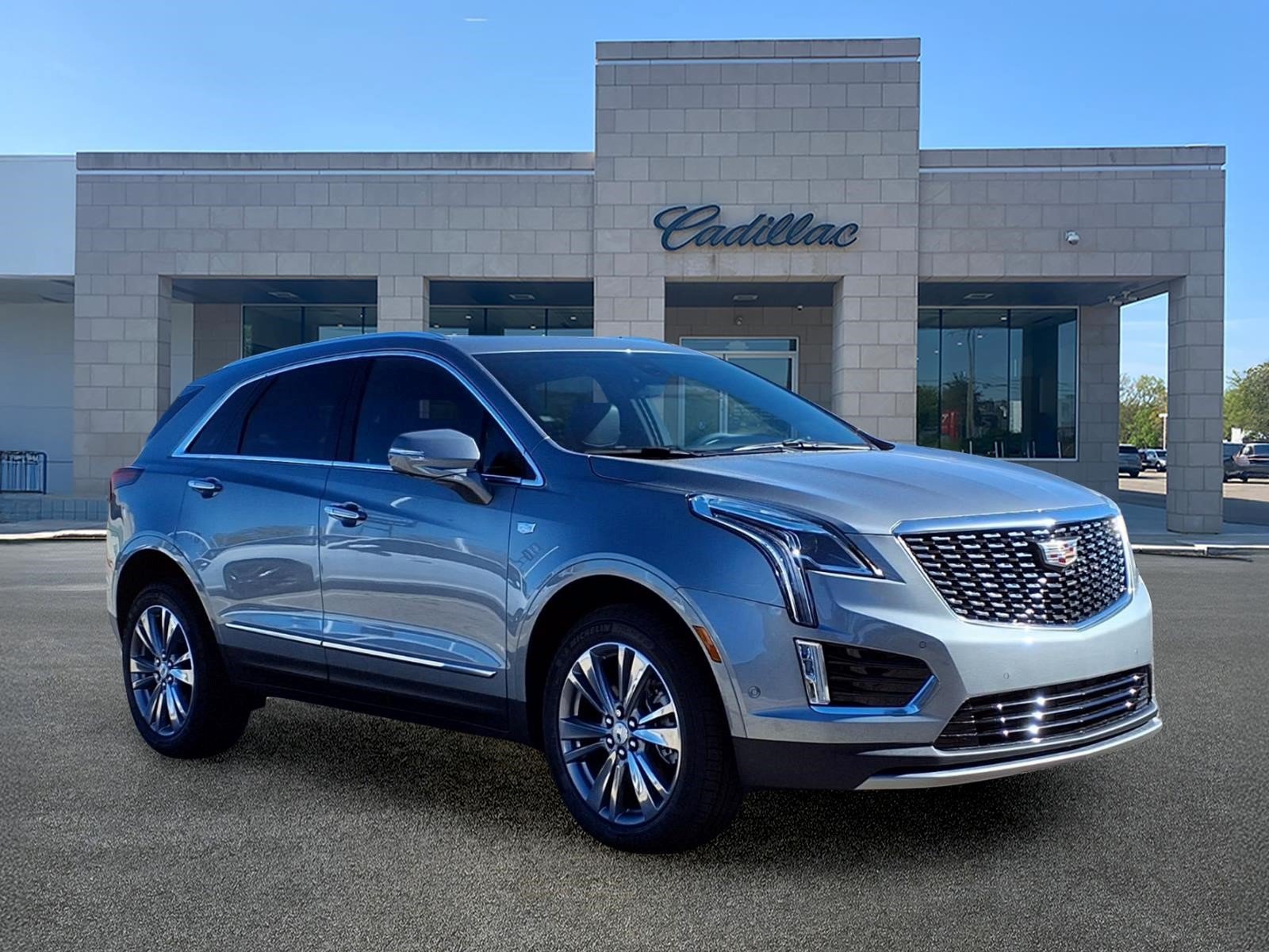 New 2026 Cadillac XT5 Premium Luxury w/ LPO, Floor Liner Package AWD/4WD image 3