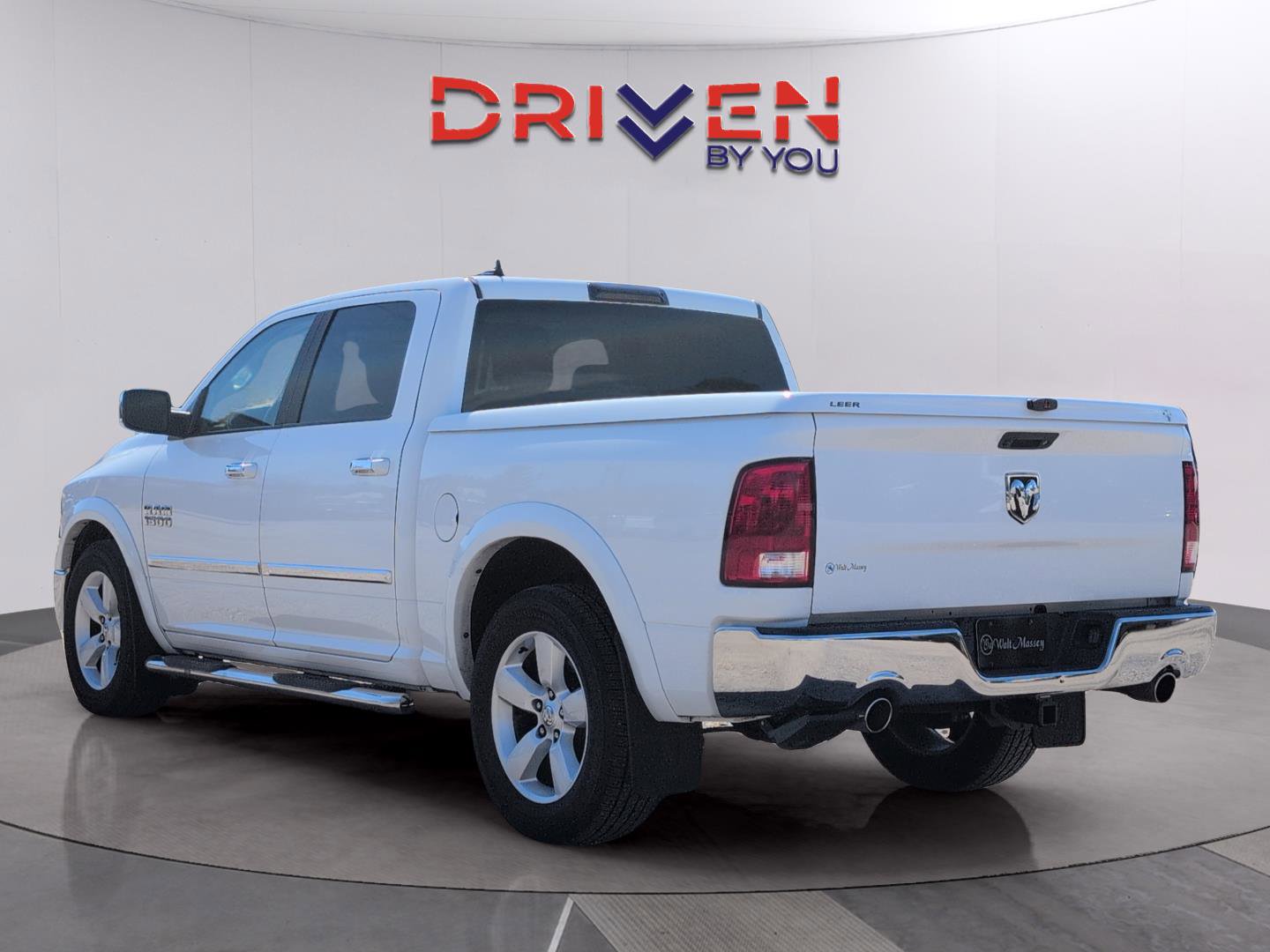 Used 2018 RAM 1500 SLT image 3