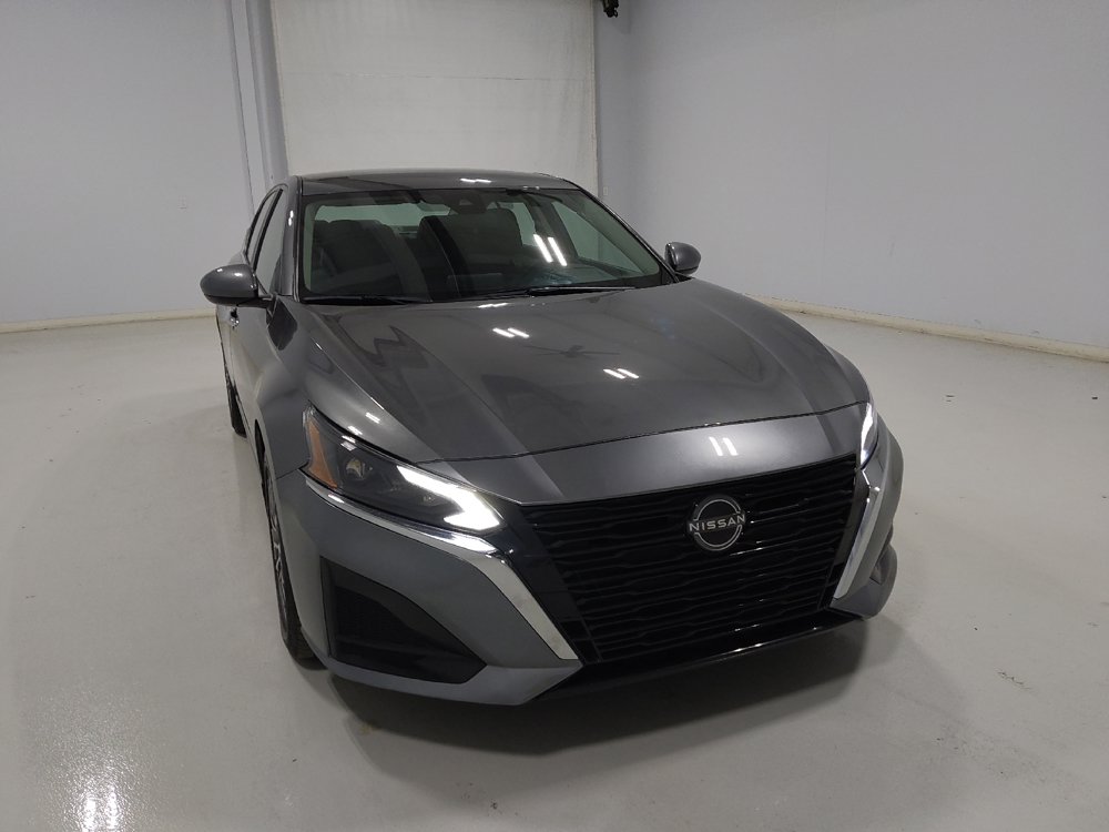 Used 2023 Nissan Altima 2.5 SV FWD image 14
