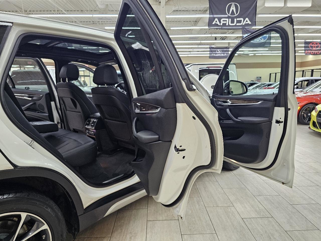 Used 2018 BMW X5 xDrive35i w/ M Sport Package AWD/4WD image 16