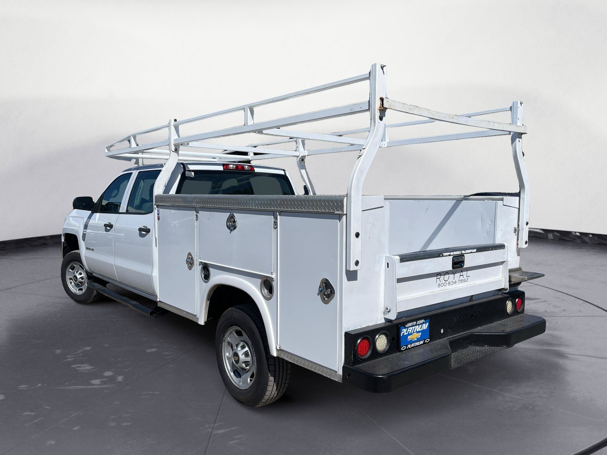 Used 2018 Chevrolet Silverado 2500 W/T RWD image 3