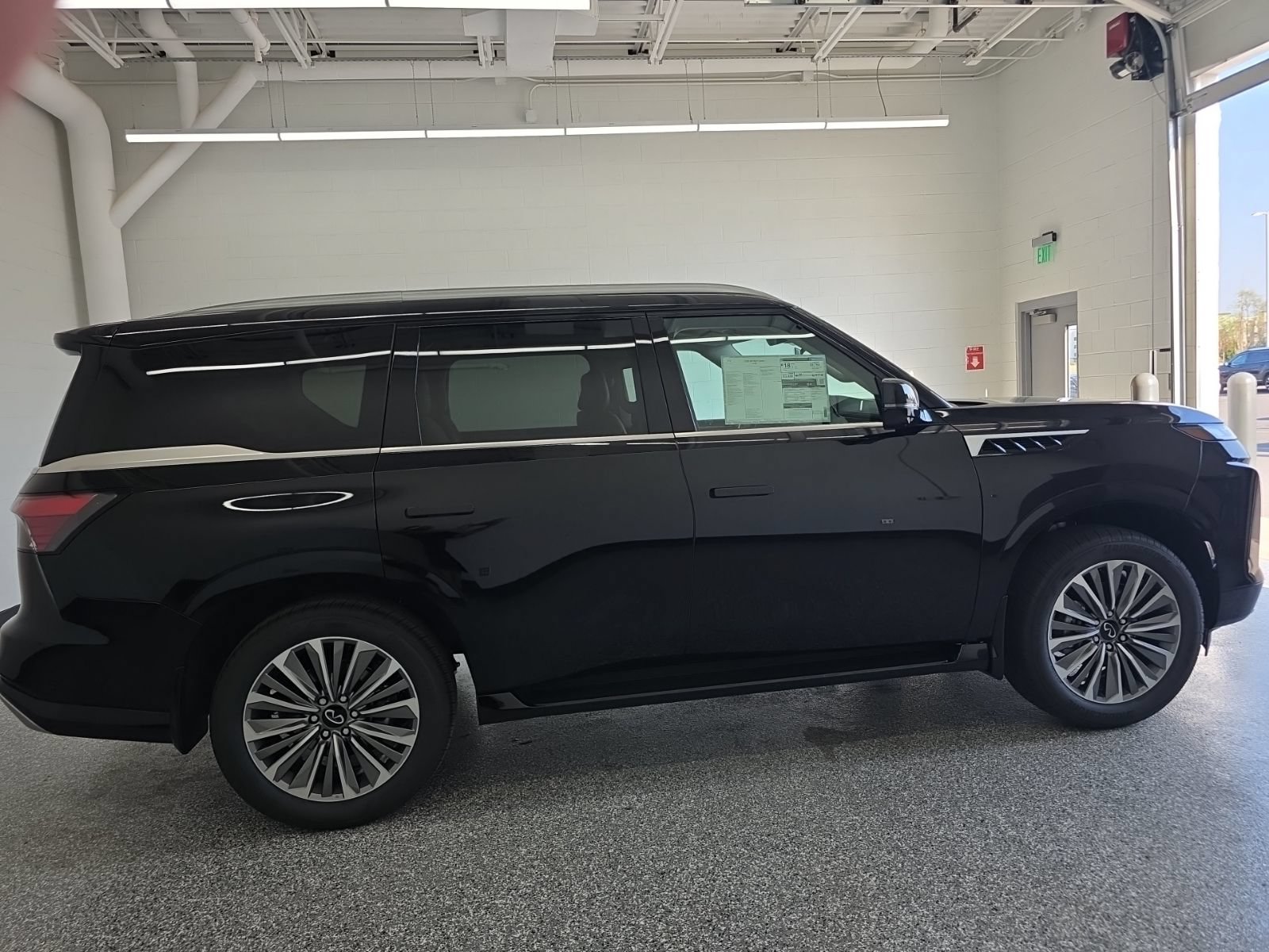New 2026 INFINITI QX80 Luxe w/ Cargo Package RWD image 6