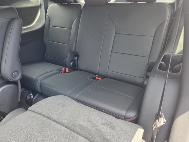New 2026 Chevrolet Traverse RS w/ LPO, Floor Liner Package AWD/4WD image 8